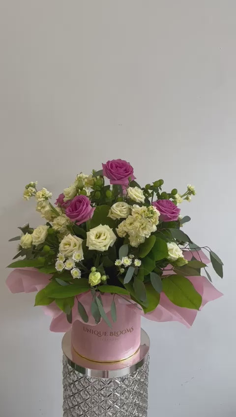 Rose, Mathiola, Hypericum, Stallion, Lisianthus salal, eucalyptus